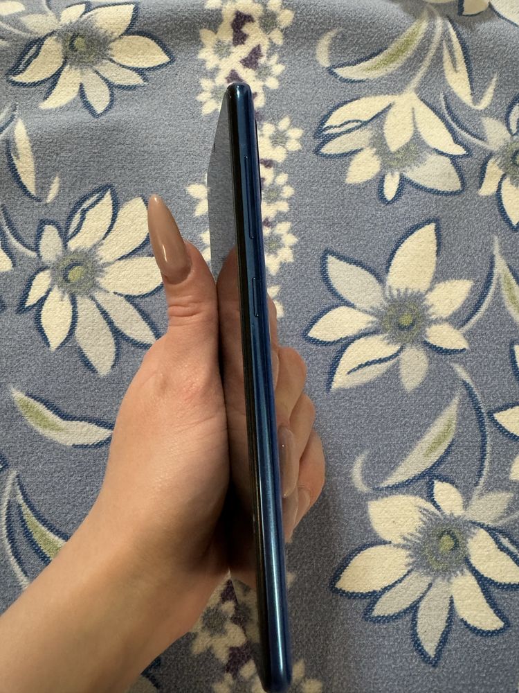 Телефон Samsung a50