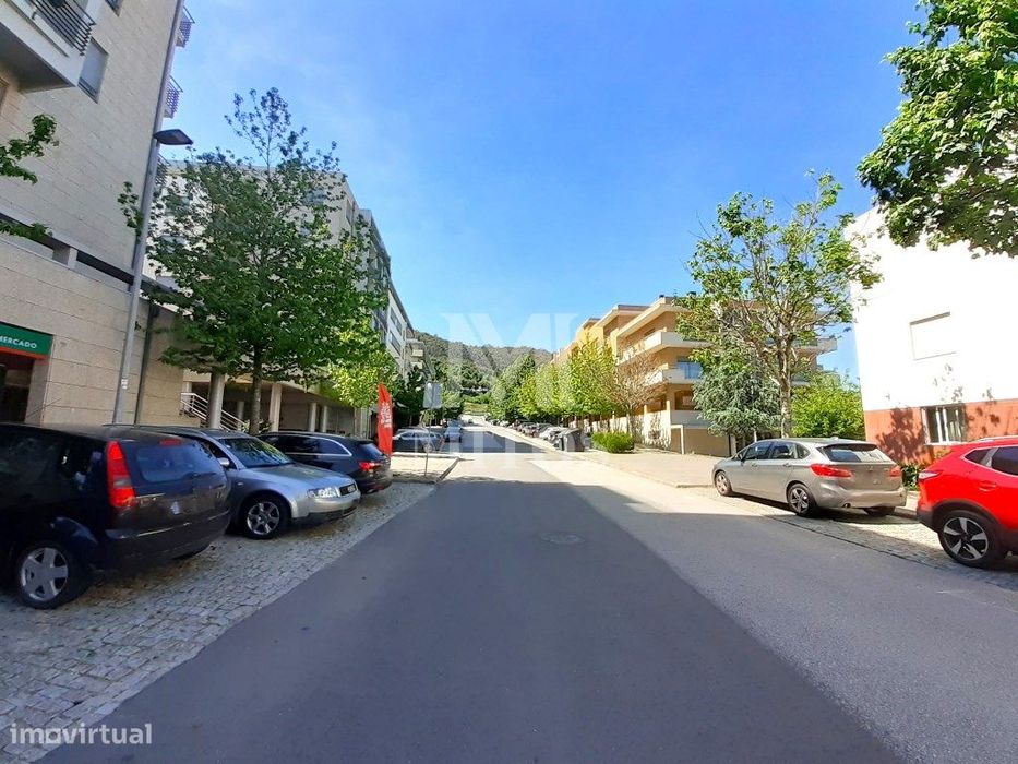 Loja para comércio e Serviços - Abelheira