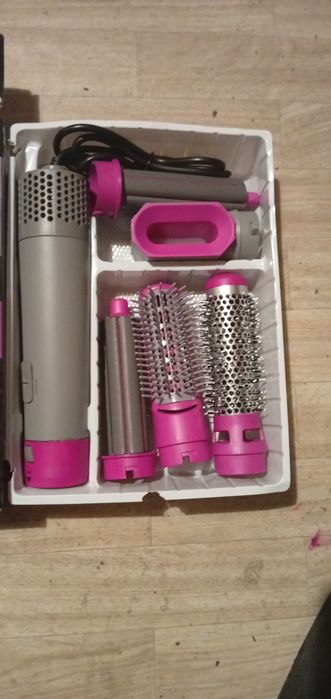 Продам Фен 5в1 новый