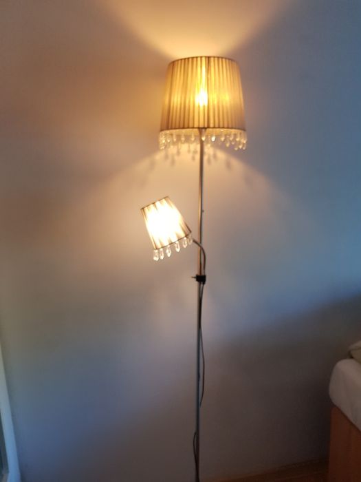Lampa stojąca z abażurem