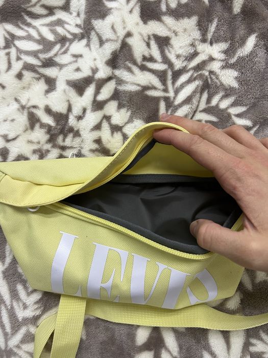 Сумка на пояс Levi’s