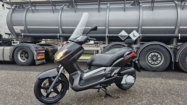 Yamaha X Max 250/125  Kat B Rezerwacja