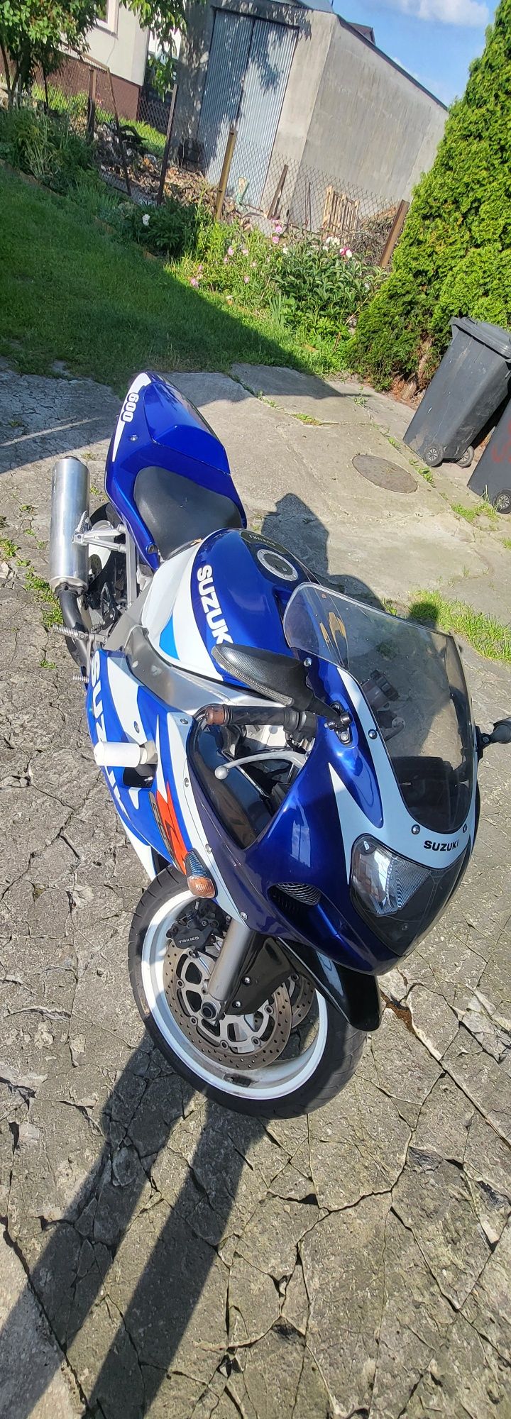 Suzuki GSXR 600 K1 2001r