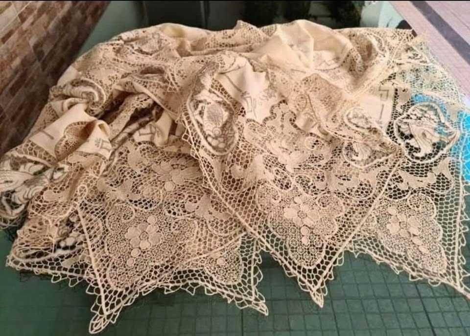 Toalha de mesa original de Veneza, puro linho bordados e renda manuais