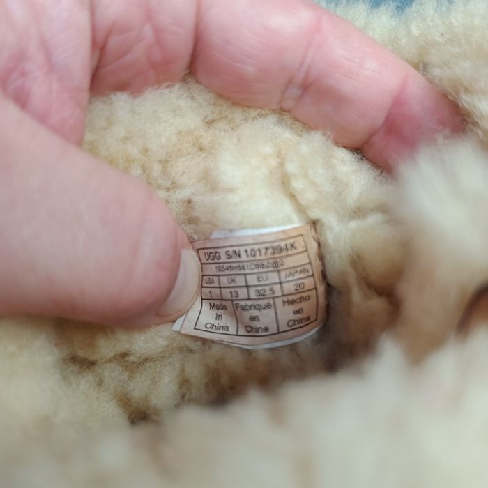 оригінальні зимові  угги UGG р32.5 на нажку до 20см