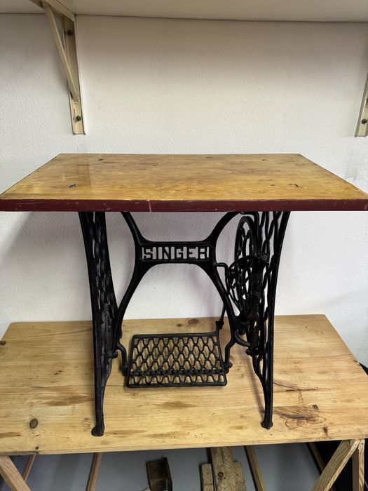 Mesa de costura vintage - Singer