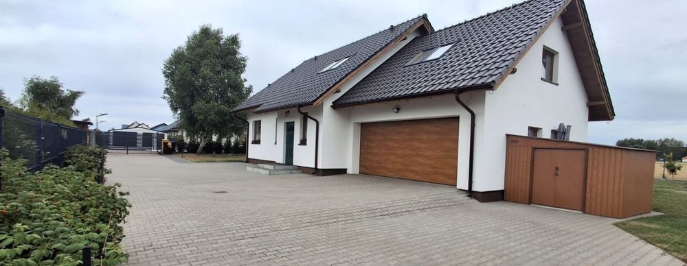 Nowoczesny dom w Białuniu koło Goleniowa – gotowy do zamieszkania!