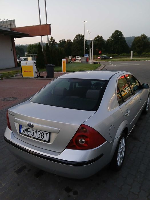Ford mondeo sedan 1.8 benzyna