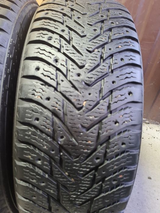 225/65 R17 Nokian  комплект