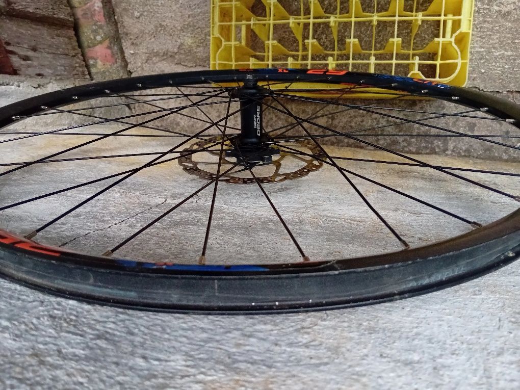 Roda Shimano 29 da frente