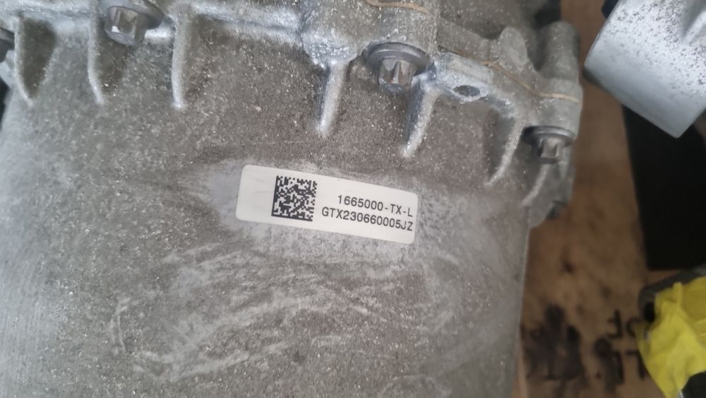 Tesla model y мотор задний 1665000-TX-L