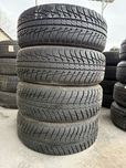 Opony zimowe 235/60/18 Nokian 4szt 7,5mm 2019