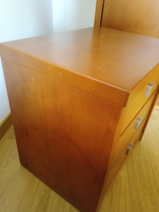 Mesa de cabeceira