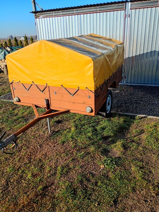 Przyczepka samochodowa