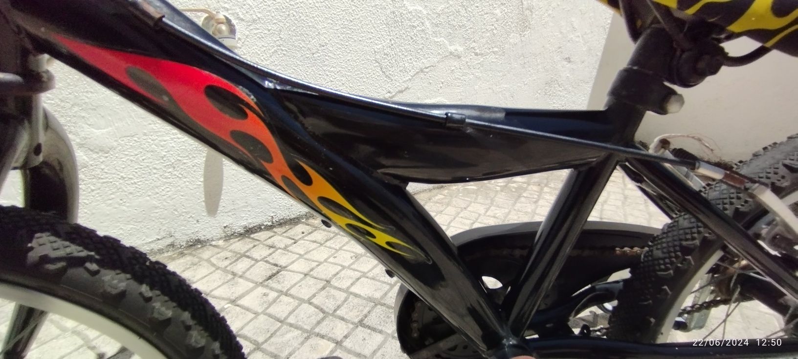 Vende-se bicicleta de criança (roda 16)