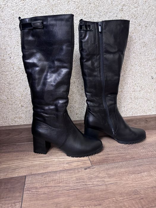 Зимові жіночі чоботи 39 розміру