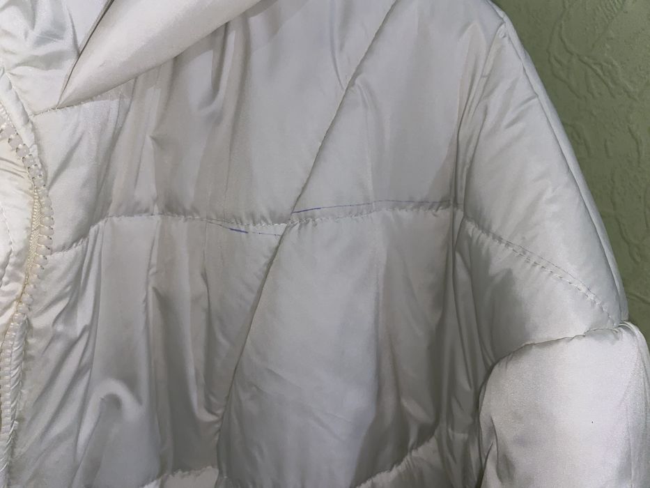 женский  белый длиный поховик