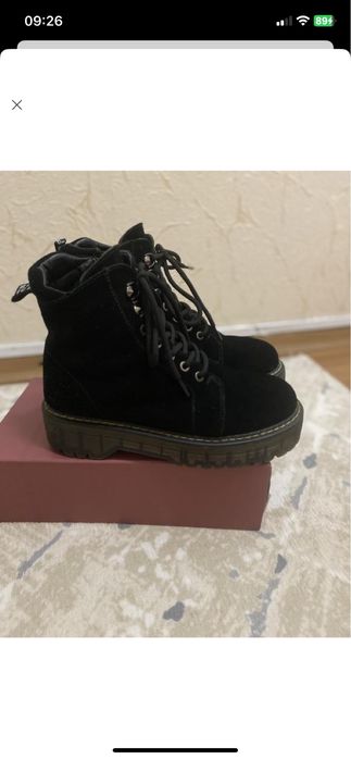 Чобітки жіночі зимові в ідеальному стані