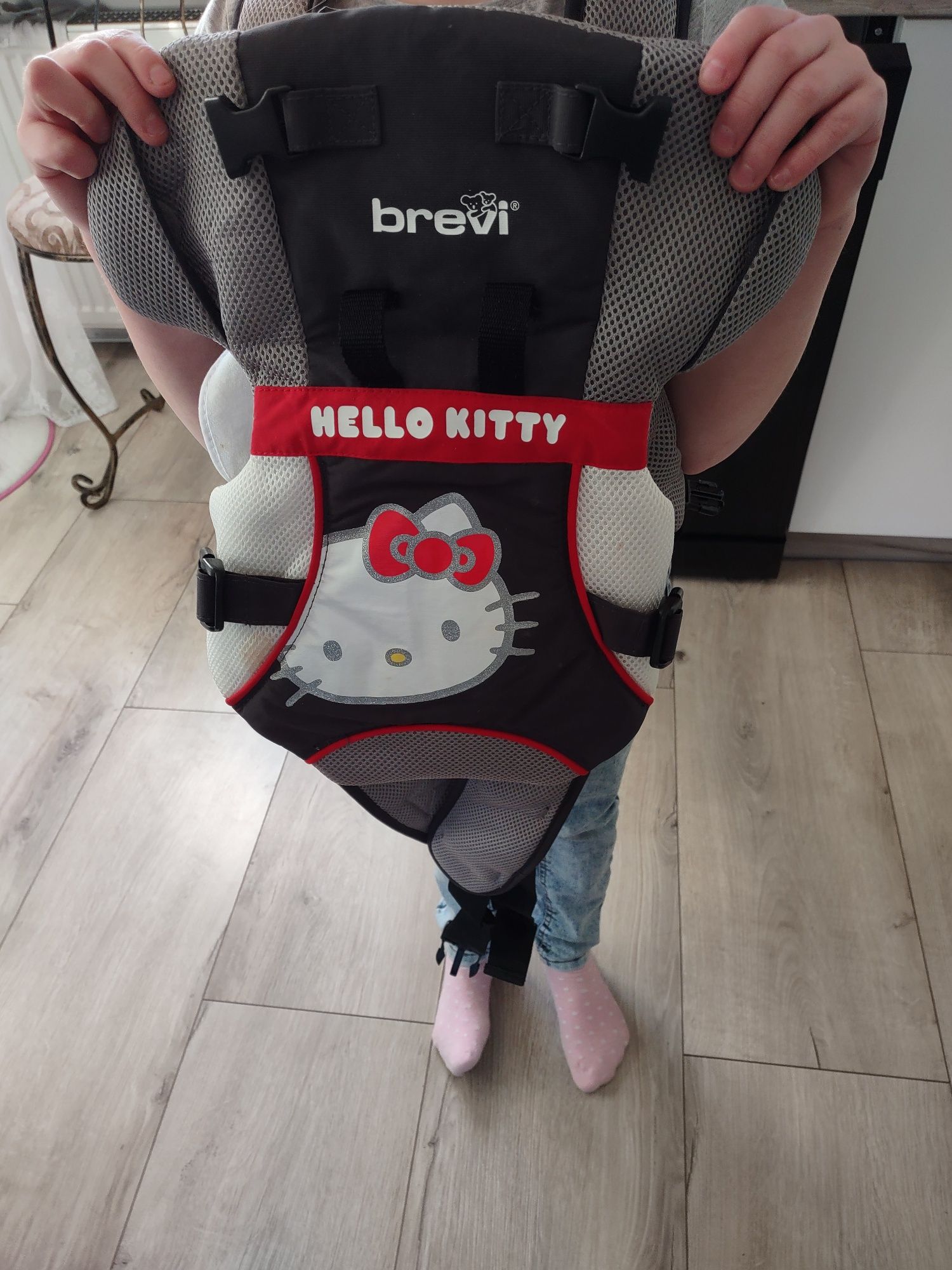 Nosidełko Hello Kitty firmy BREVI.