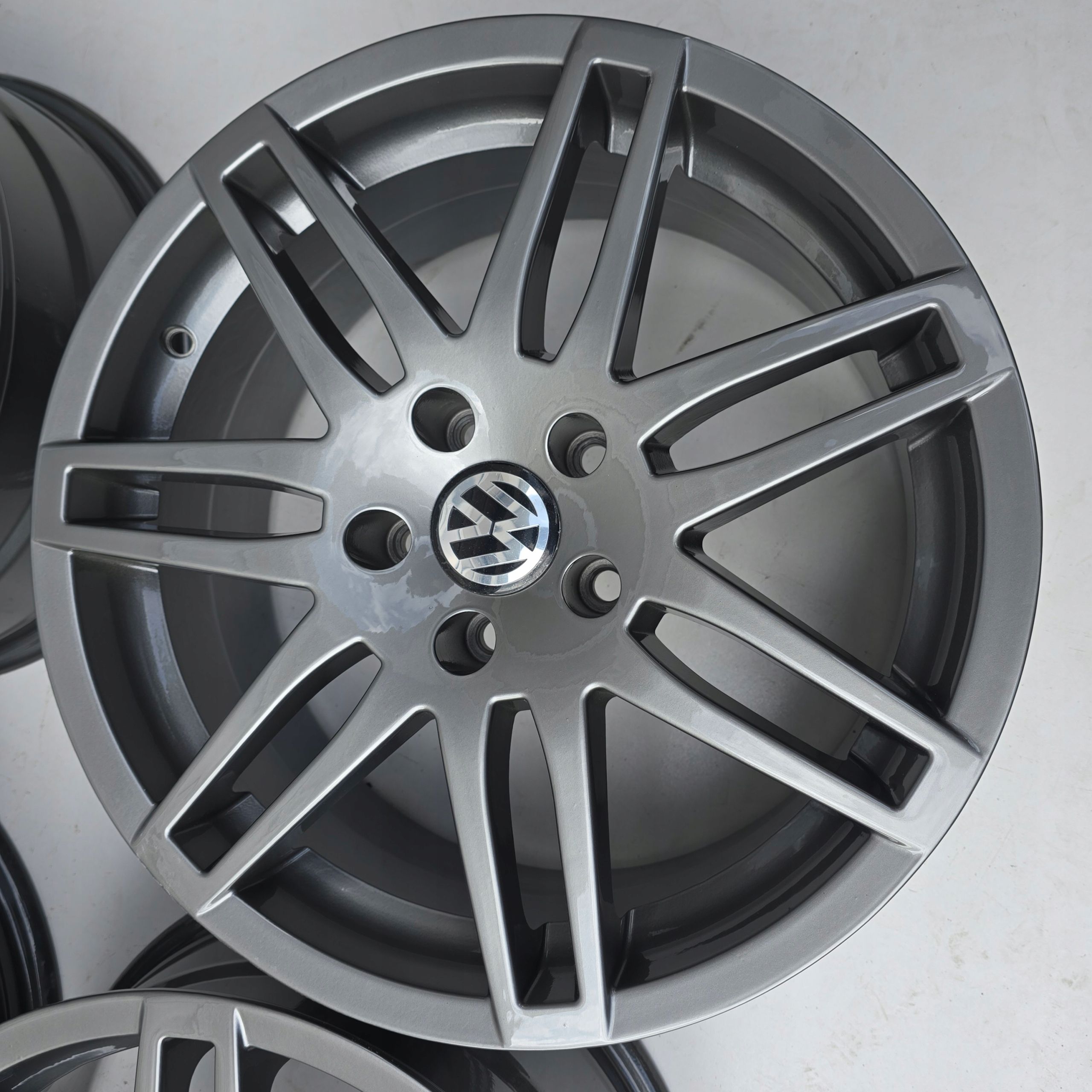 VW Passat B7 B8 cc Tiguan i ii Arteon Sharan 17'' ET35 5x112 4X