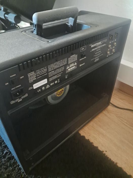 Amplificador Fender Mustang GT100