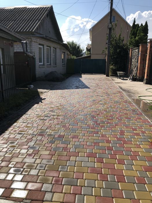 Укладання тротуарної плитки Бруківки Укладка тротуарной плитки ФЭМ