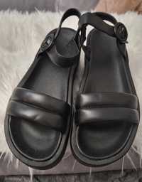 Sandałki damskie czarne na koturnie nowe