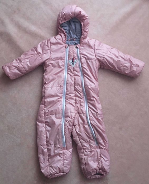 Демисезонный комбинезон для девочки