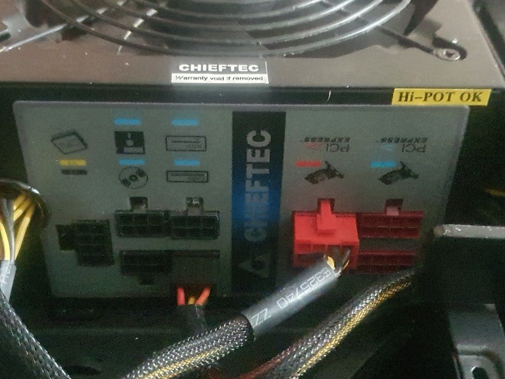 Komputer stacjonarny i7
