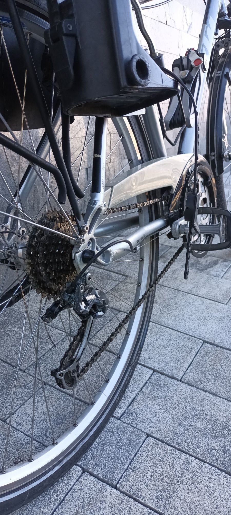 Rower Trekingowy  KTM Veneto28 cali z siedzonkiem dla dziecka