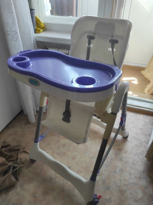 Стілець для годування