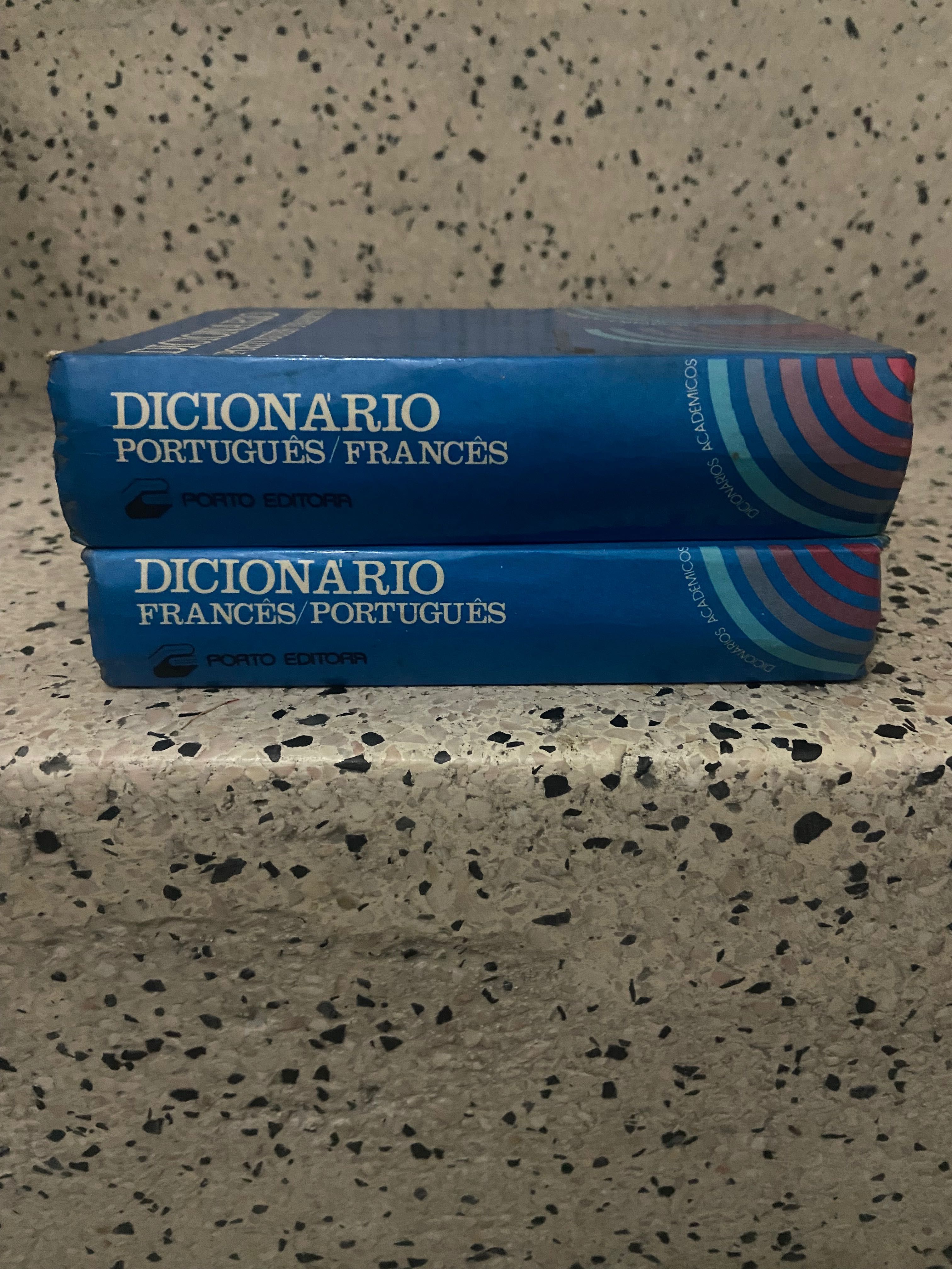 Dicionários português francês