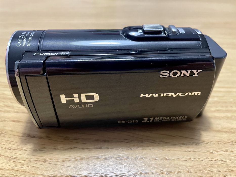 Kamera cyfrowa HD Sony HDR-CX115E