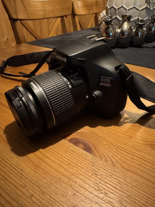 Câmera Canon EOS 4000D