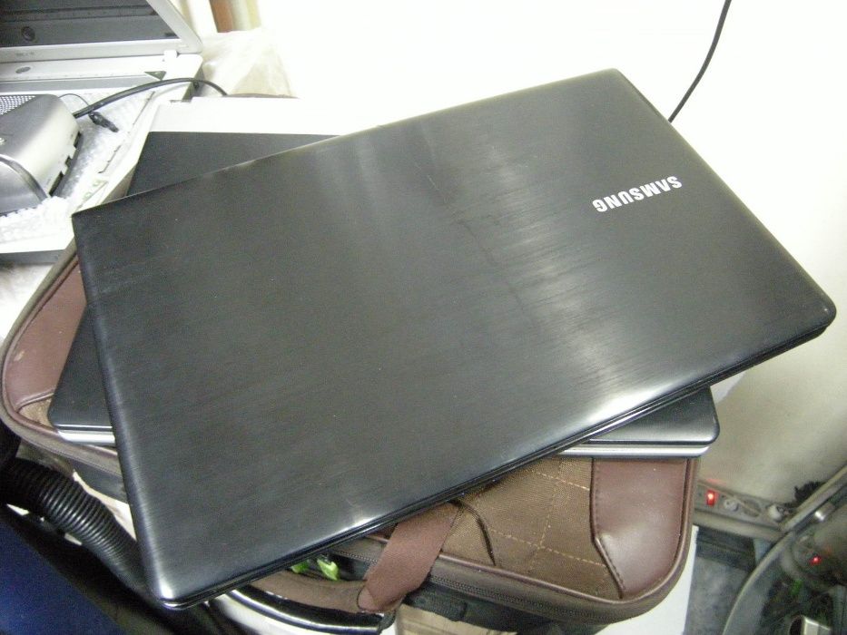 Ноутбук Samsung NP355E5C ( Дефект ! )