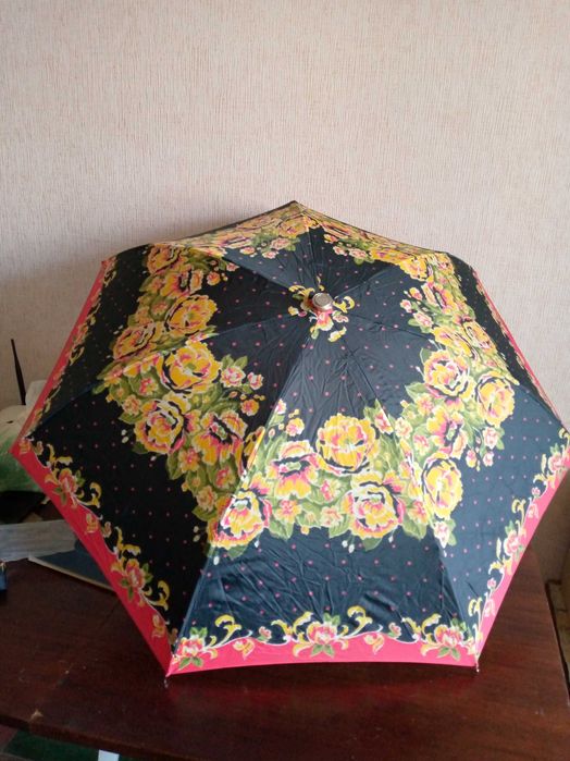 Зонт женский полуавтомат в три сложения, ПО "ЮМЗ"