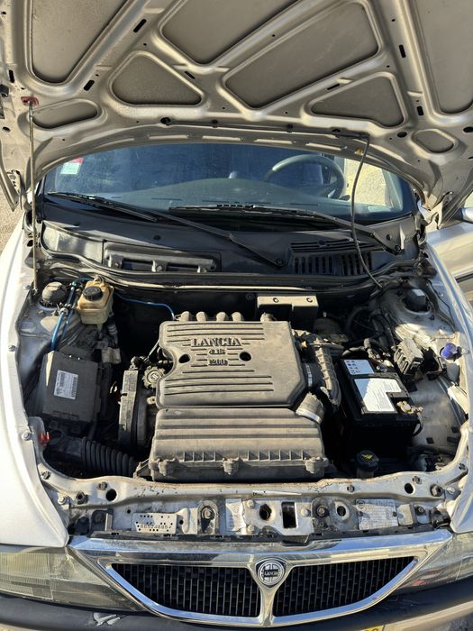 Lancya y 1.2 gasolina , ano 2000