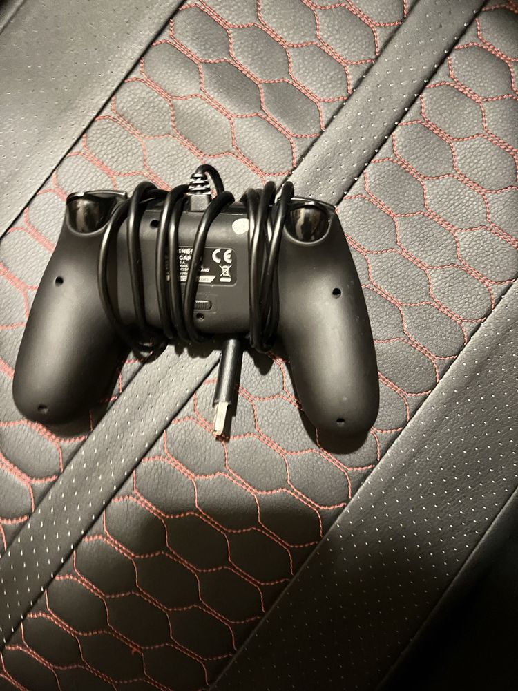 Gamepad Genesis przewodowy do PC / laptopa”