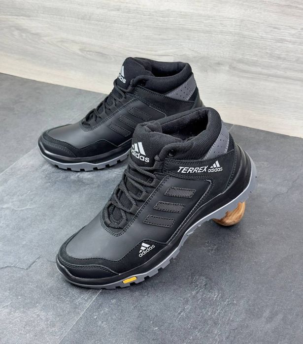 Чоловічі Зимові Шкіряні Кросівки Adidas Terrex з Хутром