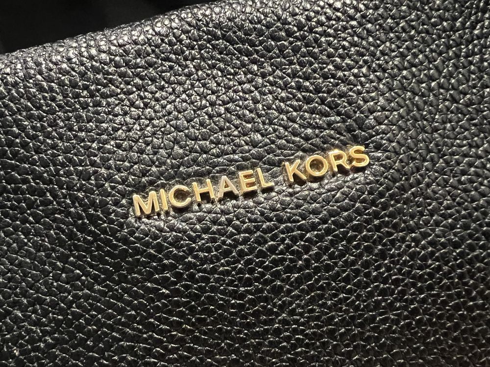 Torebka Michael Kors MK czarna złote dodatki kłódka skóra