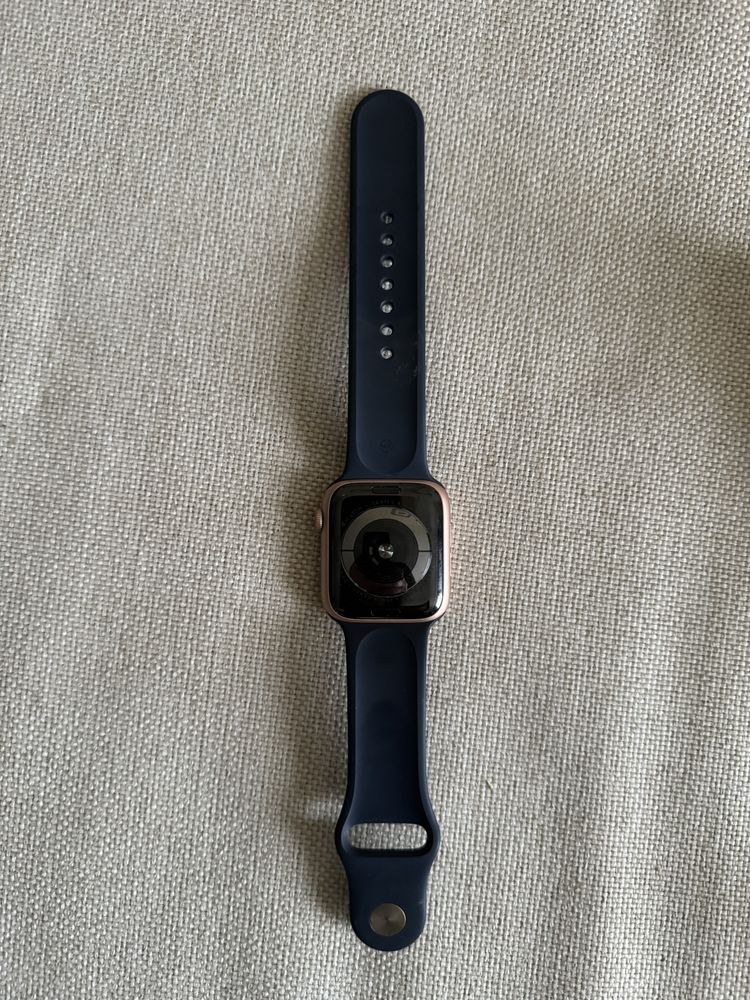 Часы Apple watch series 4. 44 mm.