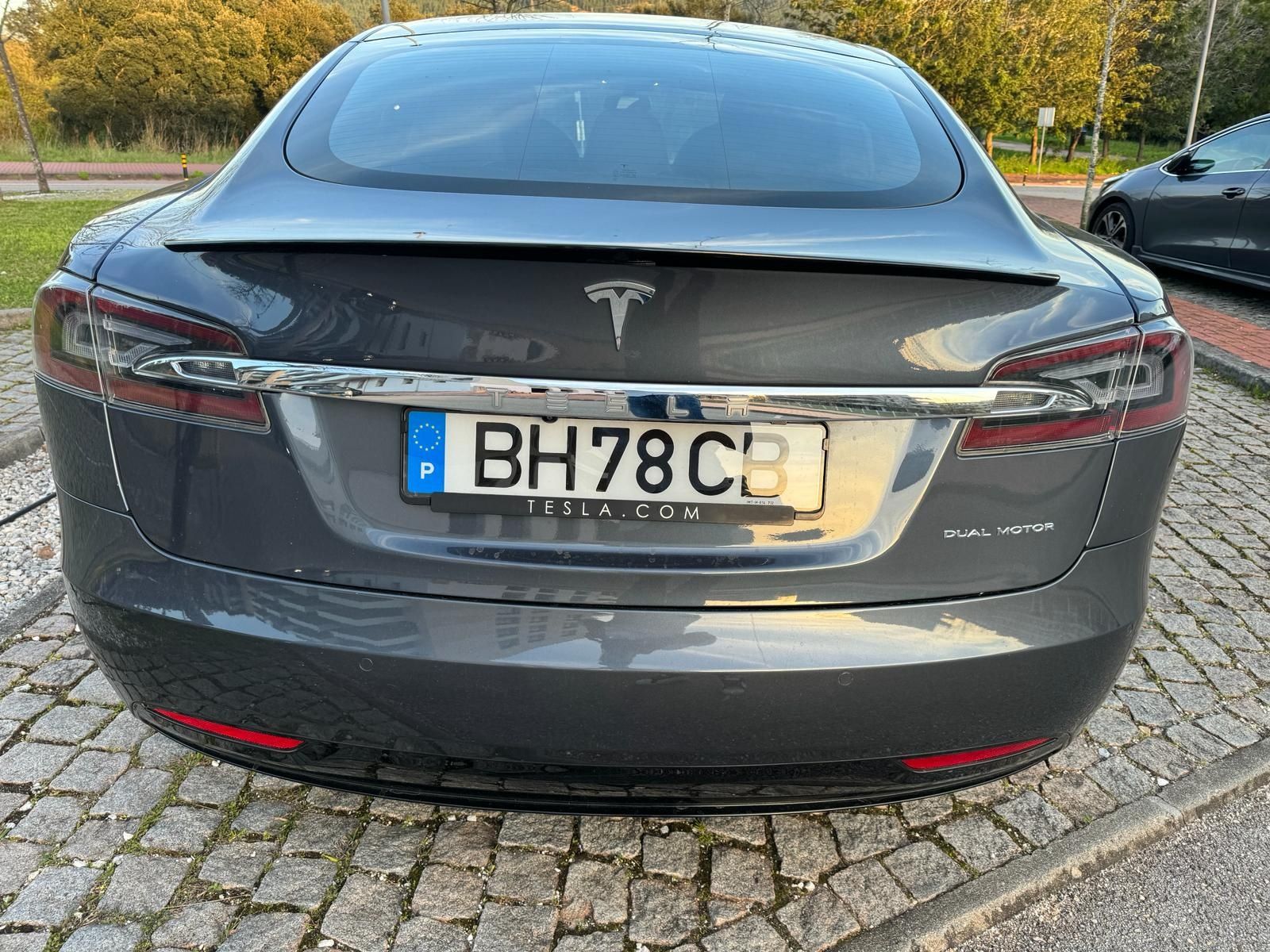 Tesla model S long range 2020