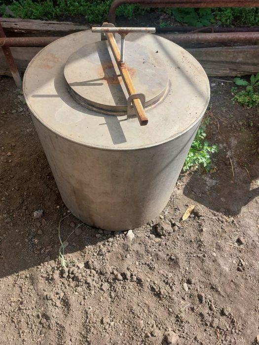 Бак из нержавейки с крышкой