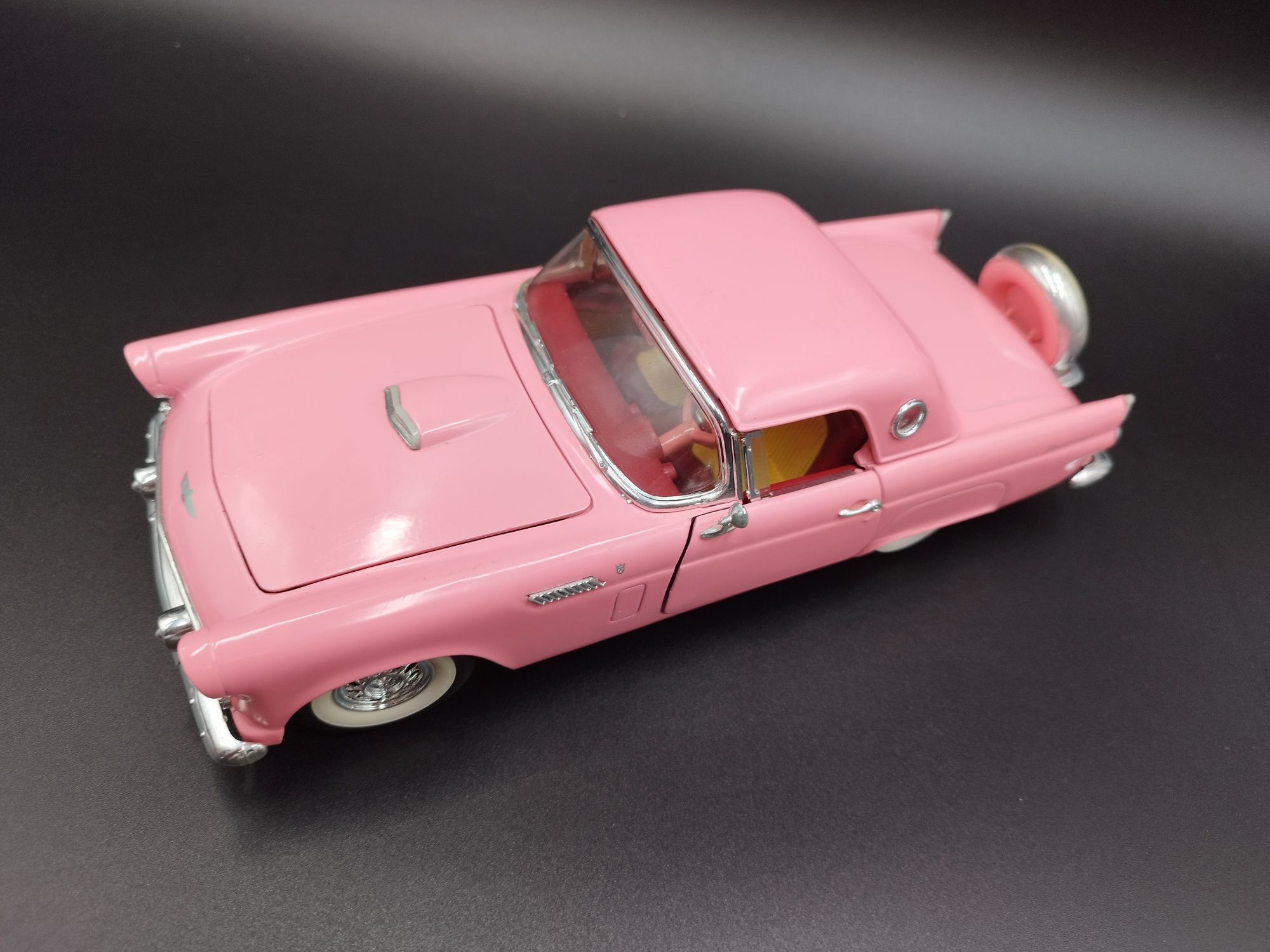 1:18 Revell 1956 Ford Thunderbird "Pink Dream" model