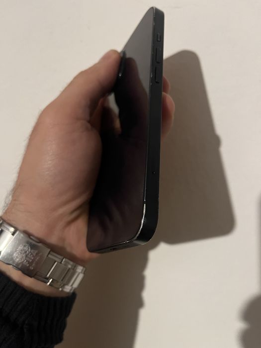 Продам айфон 13/128 iphone 13/128