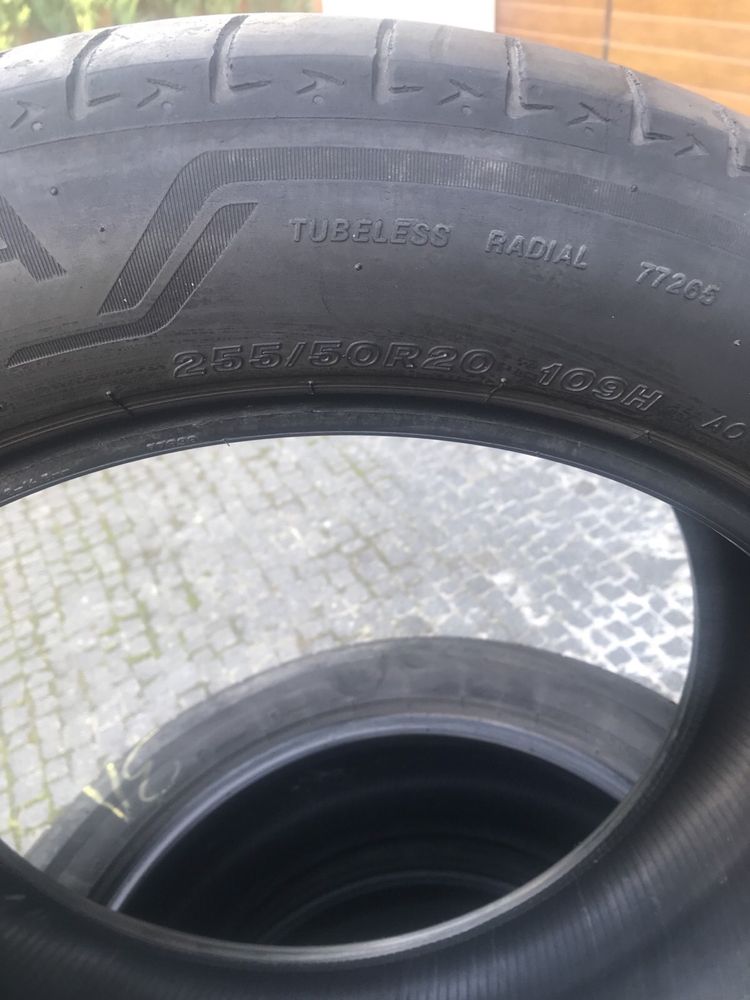 Шини Brigestone 255/50 R20