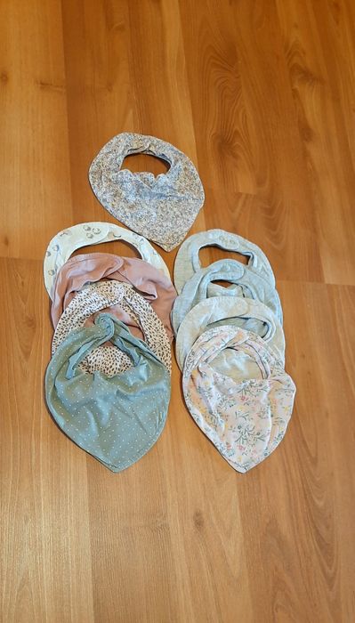 Chusteczki, śliniaczki dla niemowlaka