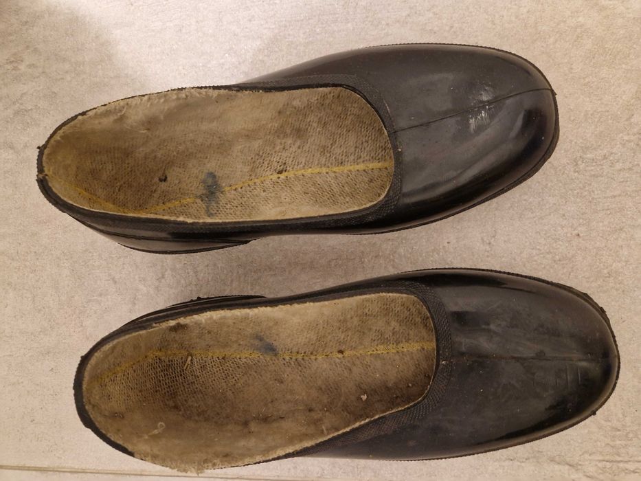 Sprzedam czarne krótkie kalosze