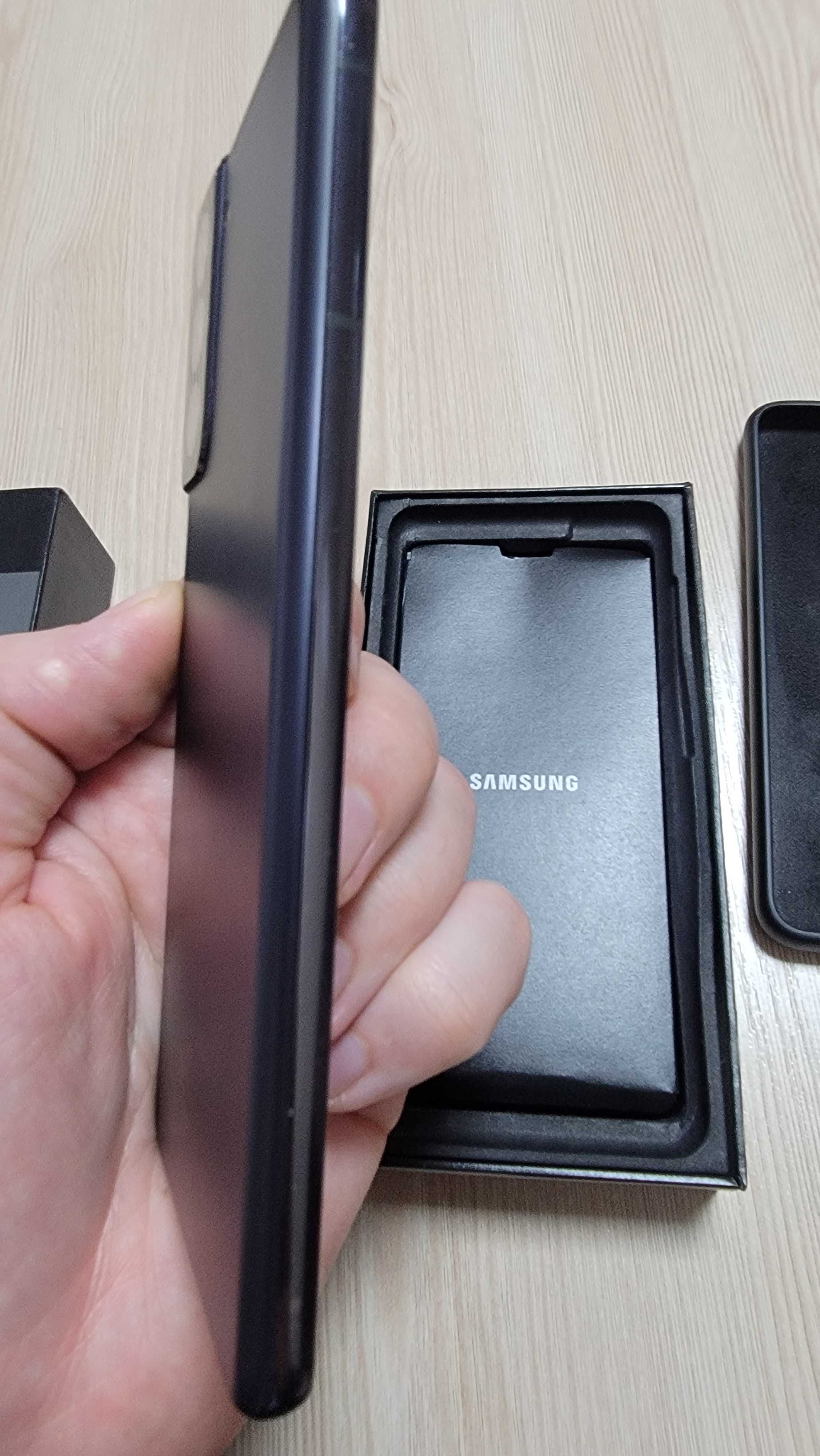Продам телефон Samsung  S21 8/128 GB