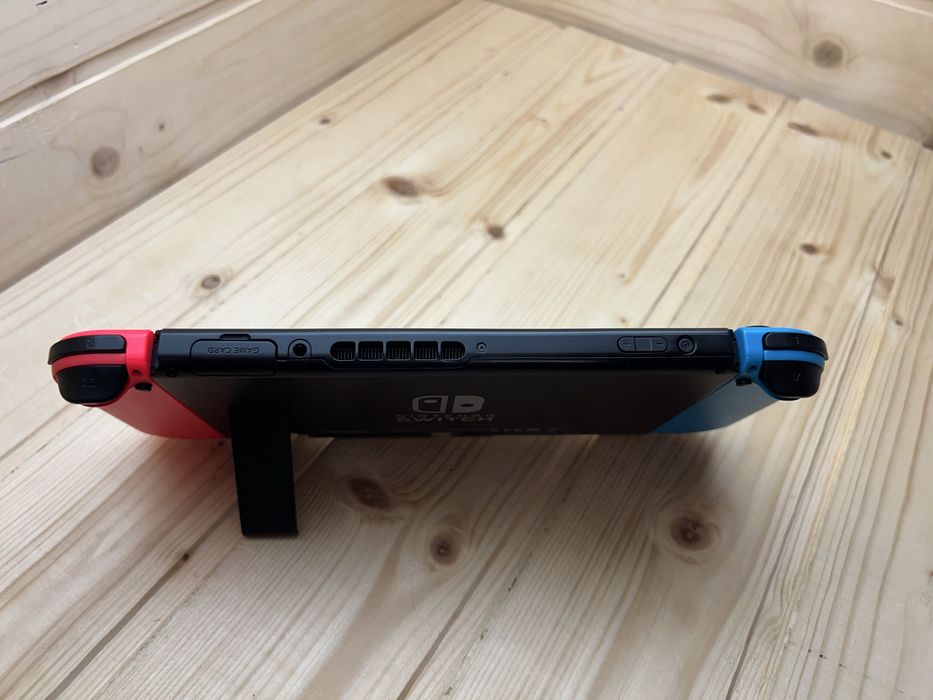 Ninteendo SWITCH V2 32 gb + 128 gb sd kart